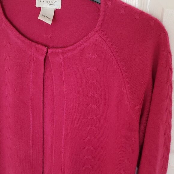 Lovely rose sweater  - Picture 1 of 8